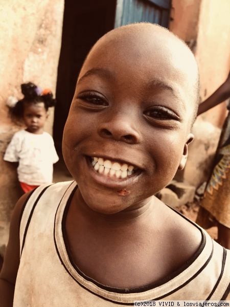 Sonrisa de un niño
Algunos se asustan, otros quieren que les hagas la foto y se ríen cuando se la enseñas
