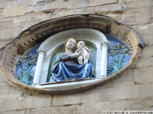 Detalle de la fachada de Orsanmichele, Florencia.
Hay de muchos temas, y todos con mucho color.
