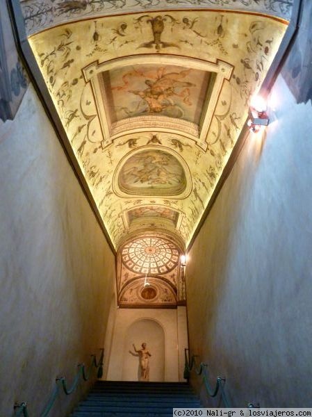 Frescos en las escaleras del Palazzio Vecchio, Florencia.
Había en todas partes, hasta en las escaleras.
