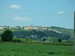 Montepulciano a lo lejos.