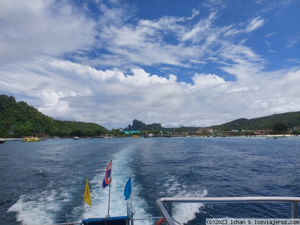 Adiós Phi Phi
Ferry Phi-Phi -> Krabi
