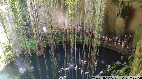 Cenote Ik Kill
Vista del Cenote Ik Kill desde Ariiba
