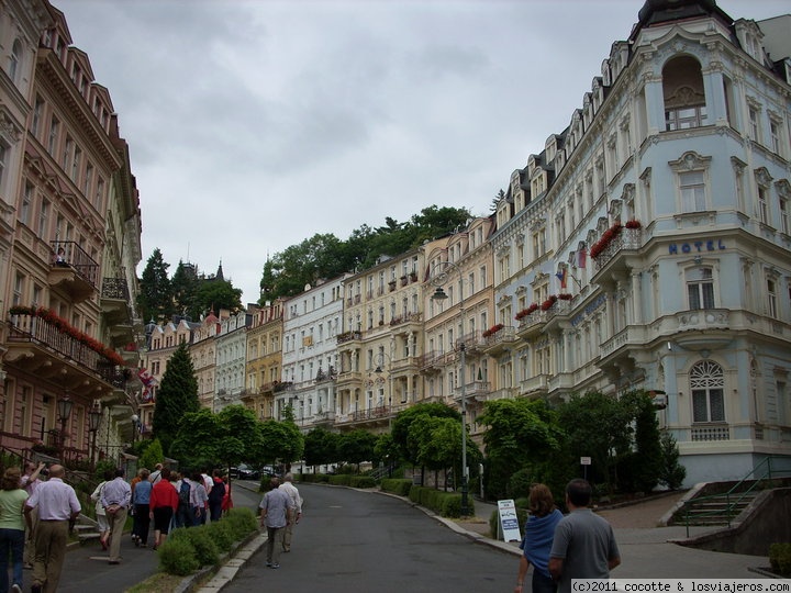 Foro de Bohemia: Una bonita avenida  de Karlovy Vary ( Rep. Checa )