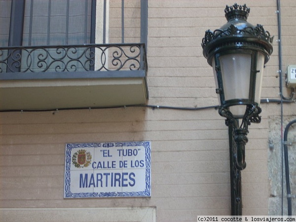 Calle del Tubo ( Zaragoza )
La calle del Tubo y sus callejuelas, es la zona de tapeo de Zaragoza, en pleno casco antiguo
