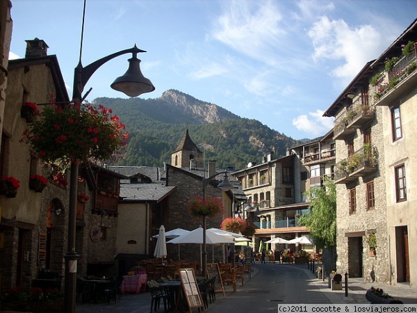 Calle de Ordino ( Andorra )
Ordino es una parroquía situada al noroeste del Principado de Andorra, se compone de varios pueblos, es la zona menos poblada del país
