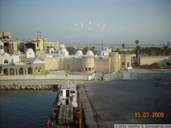 La Goulette ( Túnez )
Atracando  en  el puerto de La Goulette
