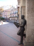 El lector, junto a la Plaza Mayor de Burgos
Plaza, Mayor, Burgos, Escultura, lector, junto, bronce, homenaje, prensa