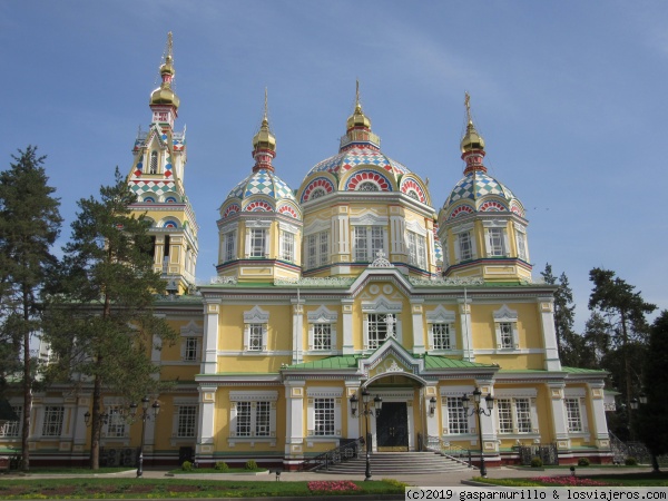 Catedral Zenkov
Catedral ortodoxa emplazada en el centro de la ciudad.

