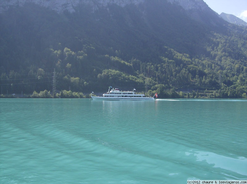 Foro de Interlaken: Un barco en el Lago Thun, Suiza