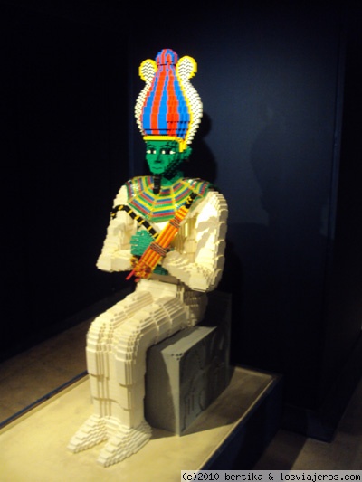 Osiris
Creado en piezas de Lego en el Children Museum del Museo Egipcio de Cairo
