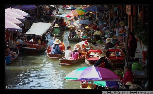 Floating Market - Damnoen Saduak
Mercado flotante de Damnoen Saduak (Thailand)
