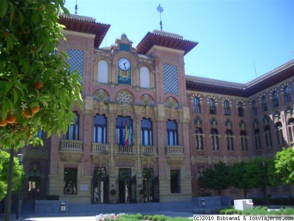 Antigua Facultad de Veterinaria, Córdoba
Hoy convertida en el Rectorado de la Universidad.
