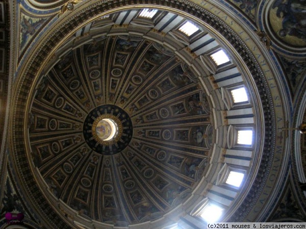 Cúpula vaticana
Interior de la cúpula central de la basílica de San Pedro
