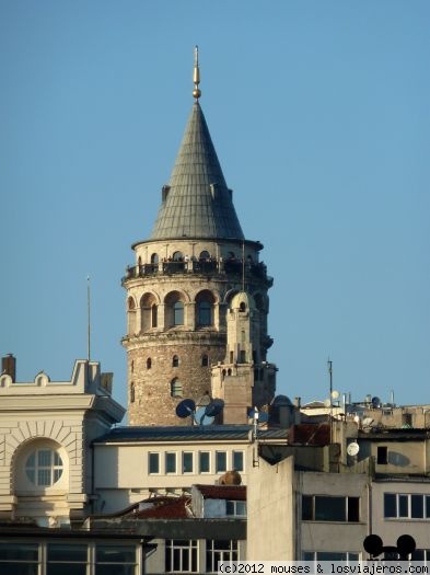 Torre Galata Estambul.
Vista de la Torre desde el puerto de Eminönü.
