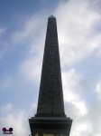 A los pies del obelisco