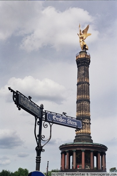 Siegesaule
La Siegesaula, o columna de la victoria, se situa al final de la berlinesa Avenida 17 de junio.
