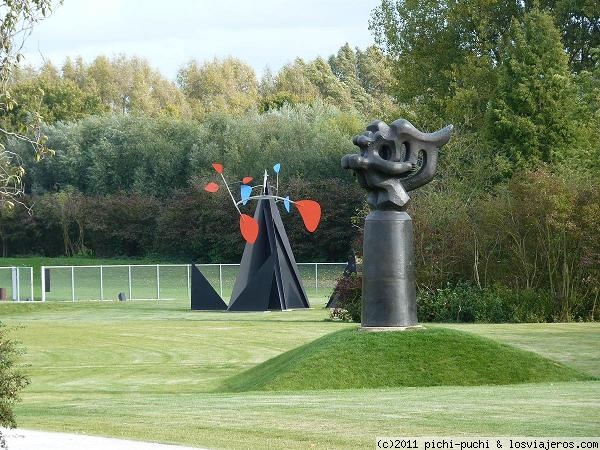 Forum of Transportes: Esculturas en los jardines del LAM ( Lille)