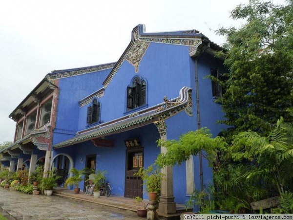 Mansion Cheong Fatt Tze ( Georgetown, Penang)
Preciosa mansión que construyó un antiguo comerciante chino. Hoy en día se usa como boutique hotel. Es posible su visita en horas concertadas. Se rodó en ella escenas de la película Indochine con Catherine Denueve.
 Visita obligada durante una visita a la capital de la isla de Penang.
