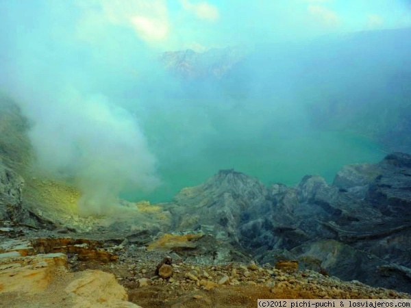 Emanaciones de azufre en el crater del Ijen- Java
Emanaciones de azufre en el crater del Ijen
