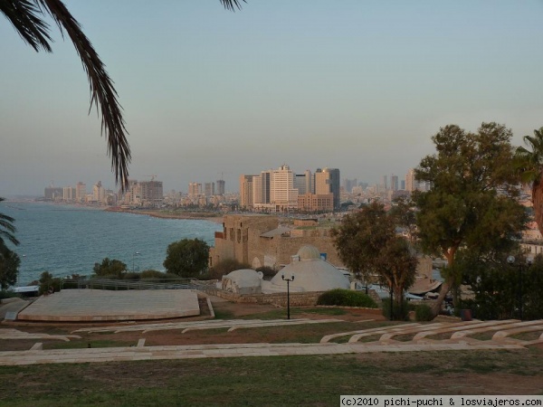 Atardecer en Tel Aviv ( vista desde Jaffa)
La ciudad mas poblada de Israel tiene un skyline marcado por los altos edificios que bordean la playa.
