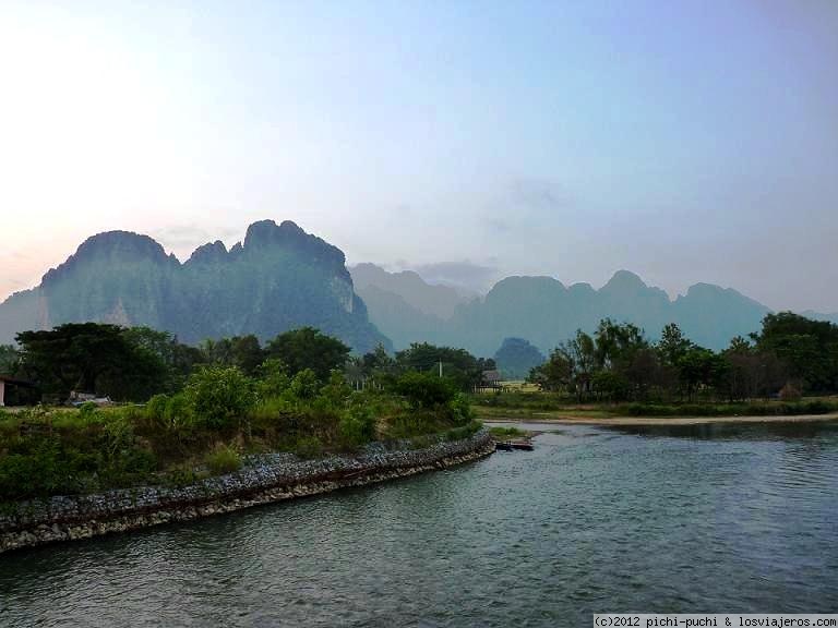 Viajar a  Laos: Guia Vientiane - Paisaje VANG VIENG (Guia Vientiane)