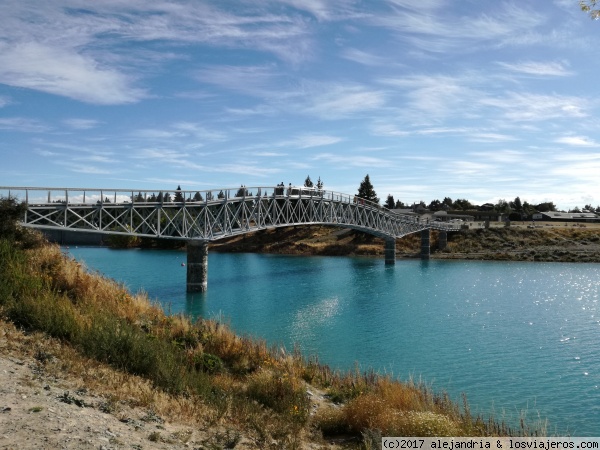 Lake Tekapo
Puente en el canal de salida de Lake Tekapo
