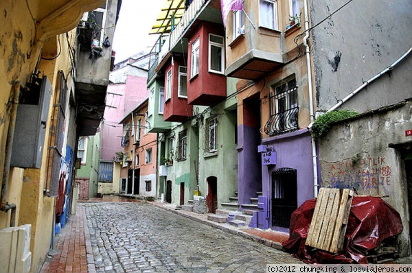 callejuela del barrio de Fener Estambul
callejuela del barrio de Fener Estambul
