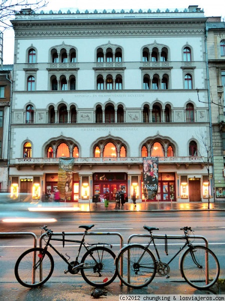 el cine Urania en Rakoczi utca de Budapest
el cine Urania en Rakoczi utca de Budapest
