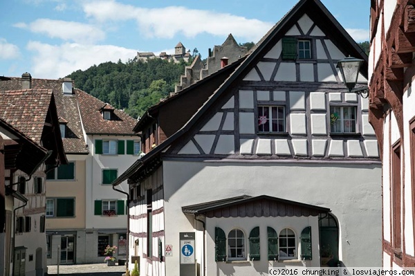 Stein am Rhein
Stein am Rhein con el castillo de Hohenklingen al fondo
