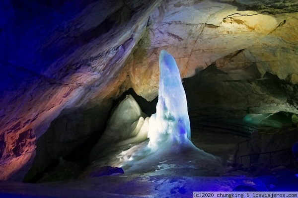 cueva de hielo de dachstein
cueva de hielo de dachstein en Obertraun, una localidad en el lago de Hallstat
