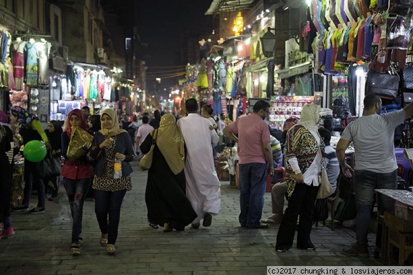 ambiente nocturno en Khan el Khalili
ambiente nocturno en Khan el Khalili, el bazar del Cairo
