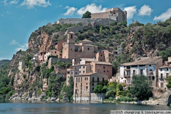 Miravet, en la Ribera del Ebro
casco y castillo de Miravet en la Ribera del Ebro
