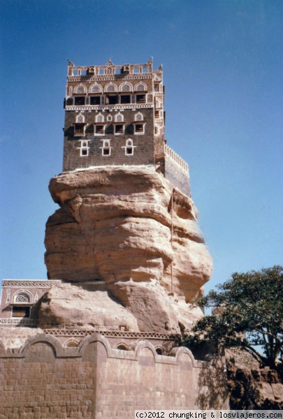 el palacio de la roca de wadi dhar
están emperrados en poner el acceso difícil
