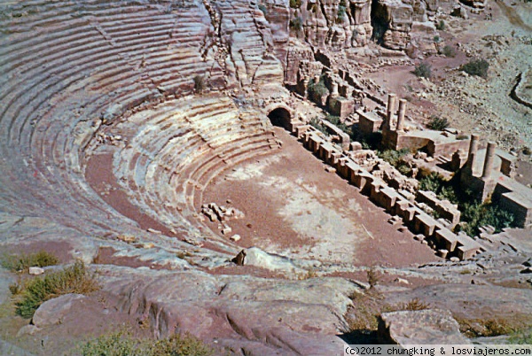 aquí también dejaron otro
teatro romano de Petra
