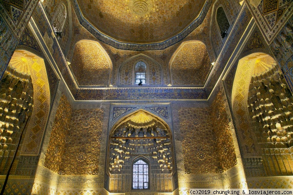 Tumba de Tamerlán en Samarcanda
Sala de la tumba de Tamerlán o Timur el Cojo, en Samarcanda
