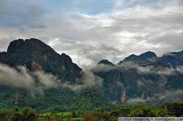 la exuberante Vang Vieng
la preciosa cordillera de Vang Vieng
