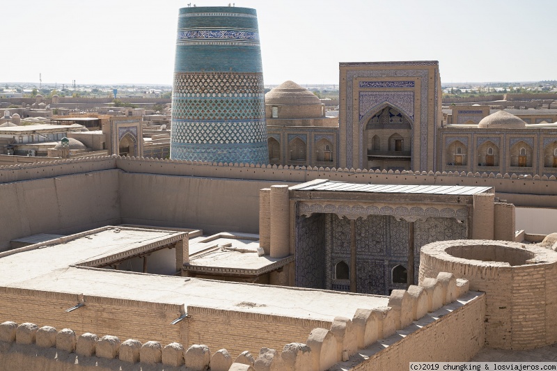 Viajar a  Uzbekistan: Conducir - panorámica de la ciudad amurallada de Jiva (Conducir)