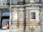 aguantando el templo de Jaisalmer
