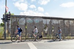 un trozo de muro berlinés
un trozo de muro berlinés