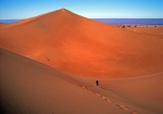 chungking bajando una duna de Erg Chigaga en M'hamid Marruecos
chungking duna Erg Chigaga M'hamid Marruecos