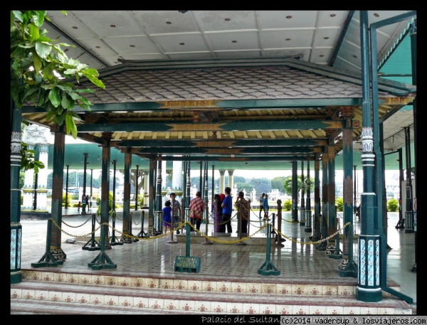 Palacio del Sultan de Yogyakarta
Palacio del Sultán, que consiste en un patio y un par de salas con fotos, en Yogyakarta, Java
