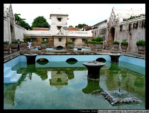 Palacio del agua, Taman Sari, en Yogyakarta
Palacio del agua, Taman Sari, en Yogyakarta (Java)
