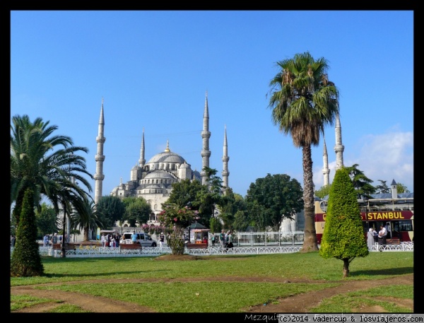 Mezquita Azul, en Estambul
Mezquita Azul, cons us seis minaretes, en Estambul
