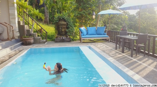 Isa en Ubud
Hotel de Ubud con Isa en la piscina
