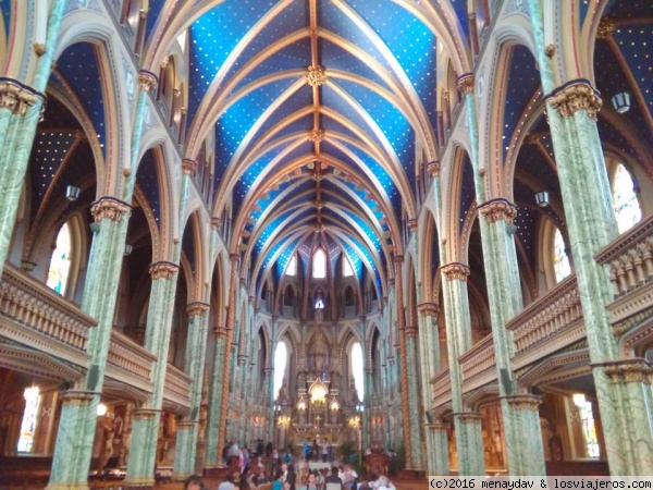 Catedral Notre Dame Ottawa
Austera por fuera, sorprendente por dentro, la Catedral de Notre Dame en Ottawa bien merece una visita.
