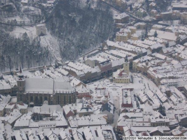 Brasov
Desde el monte Tampa se puede ver esta impresionante panoramica de la ciudad de Brasov.  Un corto trayecto en teleferico que merece la pena sin duda.
