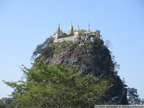 Monte Popa
Imagen del Monasterio de Popa, que se encuentra sobre un pequeño volcán extinguido hace cientos de años.
