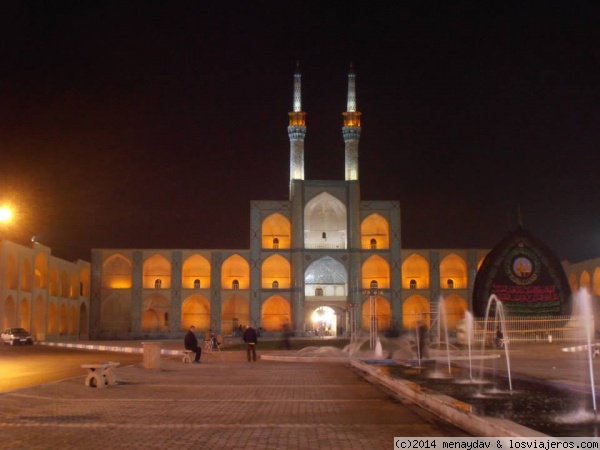 Complejo Amir Chakhmaq Yazd Iran
Imagen de este famoso complejo de noche.
