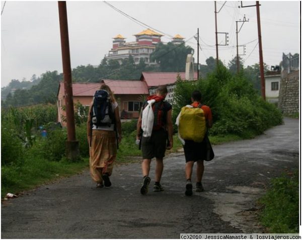 VIAJEROS, Bellezas de Kathmandu 
Viajeros dirigiéndonos al monaterio de Kopan, en el valle de Kathmandú
