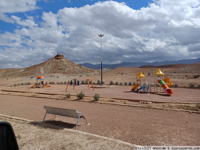 Parque infantil Marruecos
Parque infantil en Marruecos.
